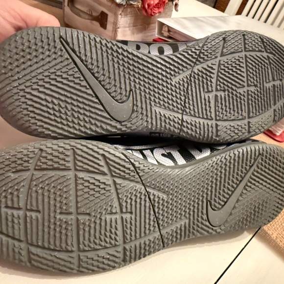 Nike Black Indoor Soccer Shoes - Picture 2 of 4